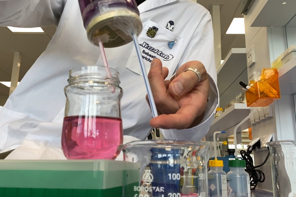 An experiment with liquids in Xcool Lab.